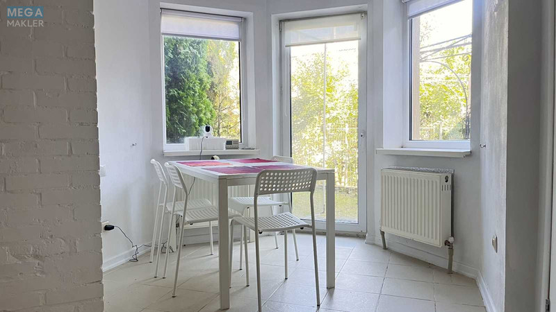 Продаж дома, 2&nbsp;поверху, 169&nbsp;кв.м, 3&nbsp;кімнати, ділянка 1&nbsp;сотка, <a class="location-link" href="/borispol/" title="Недвижимость Бориспіль">Бориспіль</a>, Яцютівка, 22 (изображение 2)