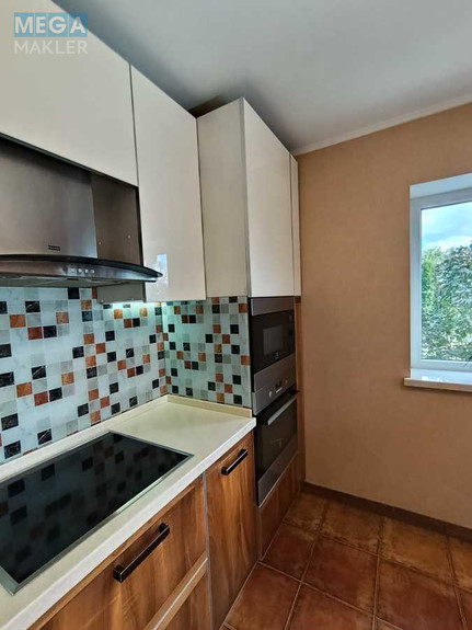 Продаж дома, 2 поверху, 168 кв.м, 6 кімнат, ділянка 8 соток, <a class="location-link" href="/kiev/" title="Недвижимость Київ">Київ</a>, <a class="location-link" href="/kiev/darnickij/" title="Недвижимость Дарницький район">Дарницький р-н</a>, Медоносна вул., 33 (изображение 12)