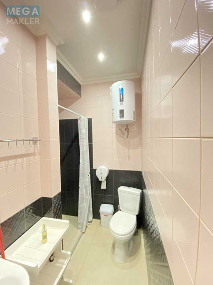 Продаж дома, 2 поверху, 312 кв.м, 5 кімнат, ділянка 4 сотки, <a class="location-link" href="/kiev/" title="Недвижимость Київ">Київ</a>, <a class="location-link" href="/kiev/svyatoshinskij/" title="Недвижимость Святошинський район">Святошинський р-н</a>, Плодова вул. (изображение 9)