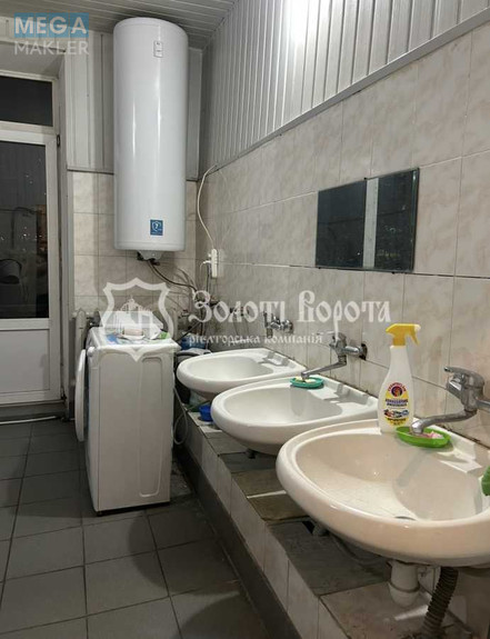 Продаж 12 кімнатної квартири (27/?/?), 2 пов. 5 пов. будинку, <a class="location-link" href="/kiev/" title="Недвижимость Київ">Київ</a>, <a class="location-link" href="/kiev/pecherskij/" title="Недвижимость Печерський район">Печерський р-н</a>, Михайла Бойчука вул., 1/2 (изображение 6)