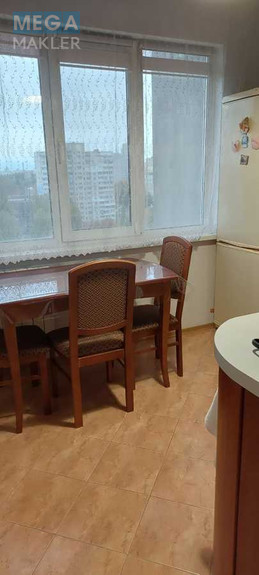 Продаж 3 кімнатної квартири (71/42/8), 11 пов. 16 пов. будинку, <a class="location-link" href="/kiev/" title="Недвижимость Київ">Київ</a>, <a class="location-link" href="/kiev/svyatoshinskij/" title="Недвижимость Святошинський район">Святошинський р-н</a>, Семашко ул., 16 (изображение 4)