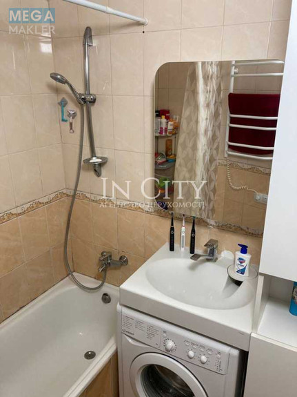 Продаж 2 кімнатної квартири (45,5/29,3/7,9), 3 пов. 5 пов. будинку, <a class="location-link" href="/kiev/" title="Недвижимость Київ">Київ</a>, <a class="location-link" href="/kiev/svyatoshinskij/" title="Недвижимость Святошинський район">Святошинський р-н</a>, Академика Доброхотова ул., 10 (изображение 9)