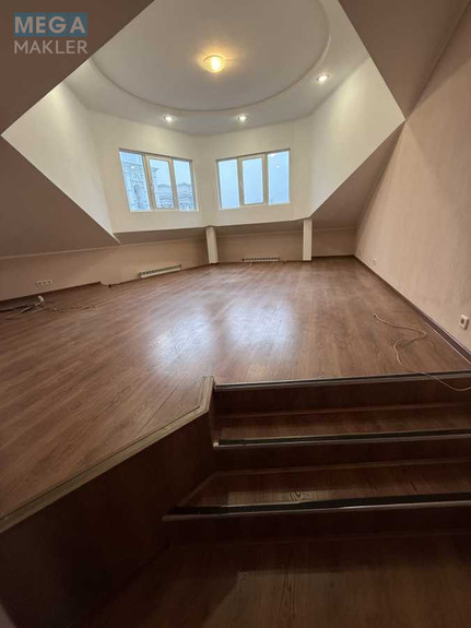 Оренда комерційної нерухомості, 197 кв.м, под офис, <a class="location-link" href="/kiev/" title="Недвижимость Київ">Київ</a>, <a class="location-link" href="/kiev/shevchenkovskij/" title="Недвижимость Шевченківський район">Шевченківський р-н</a>, Трехсвятительская ул., 13 (изображение 25)