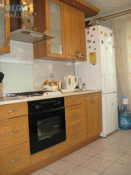 Оренда 3 кімнатної квартири, <a class="location-link" href="/kiev/" title="Недвижимость Київ">Київ</a>, <a class="location-link" href="/kiev/obolonskij/" title="Недвижимость Оболонський район">Оболонський р-н</a>, Казанская ул., 18 (изображение 3)