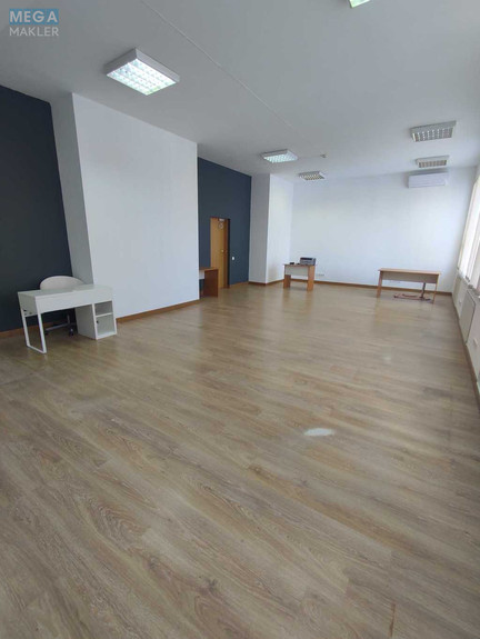 Оренда комерційної нерухомості, 70 кв.м, под офис, <a class="location-link" href="/kiev/" title="Недвижимость Київ">Київ</a>, <a class="location-link" href="/kiev/dneprovskij/" title="Недвижимость Дніпровський район">Дніпровський р-н</a>, Евгения Сверстюка ул., 11б (изображение 5)