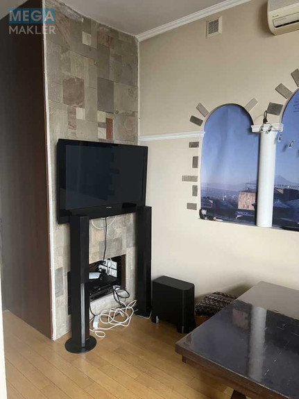 Продаж 3 кімнатної квартири (73/45/10), 6 пов. 6 пов. будинку, <a class="location-link" href="/kiev/" title="Недвижимость Київ">Київ</a>, <a class="location-link" href="/kiev/solomenskij/" title="Недвижимость Солом'янський район">Солом'янський р-н</a>, Валерія Лобановського просп., 5 (изображение 4)