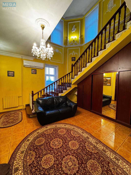 Продаж дома, 2 поверху, 491 кв.м, 8 кімнат, ділянка 10 соток, <a class="location-link" href="/kiev/" title="Недвижимость Київ">Київ</a>, <a class="location-link" href="/kiev/desnyanskij/" title="Недвижимость Деснянський район">Деснянський р-н</a>, Радунская ул. (изображение 9)