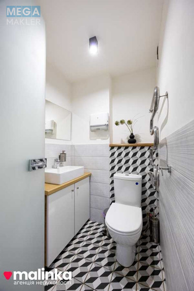 Продаж комерційної нерухомості, 72&nbsp;кв.м, <a class="location-link" href="/lviv/" title="Недвижимость Львів">Львів</a>, <a class="location-link" href="/lviv/frankovskij/" title="Недвижимость Франківський район">Франківський р-н</a>, Київська, 1 (изображение 8)