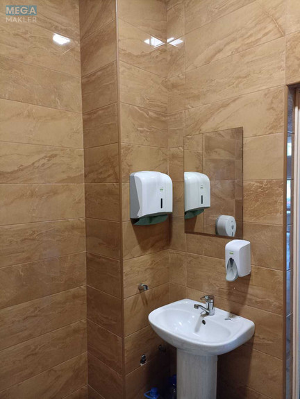 Оренда комерційної нерухомості, 74 кв.м, под магазин, <a class="location-link" href="/kiev/" title="Недвижимость Київ">Київ</a>, <a class="location-link" href="/kiev/shevchenkovskij/" title="Недвижимость Шевченківський район">Шевченківський р-н</a>, Сікорського вул., 4б (изображение 8)