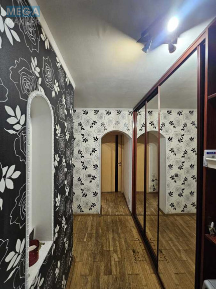 Продаж 5 кімнатної квартири (120/60/14), 14 пов. 14 пов. будинку, <a class="location-link" href="/kiev/" title="Недвижимость Київ">Київ</a>, <a class="location-link" href="/kiev/goloseevskij/" title="Недвижимость Голосіївський район">Голосіївський р-н</a>, Антоновича вул., 122 (изображение 4)