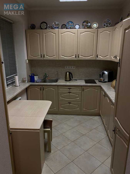 Оренда комерційної нерухомості, 300 кв.м, под офис, <a class="location-link" href="/kiev/" title="Недвижимость Київ">Київ</a>, <a class="location-link" href="/kiev/svyatoshinskij/" title="Недвижимость Святошинський район">Святошинський р-н</a>, Рубежівський пров., 20 (изображение 8)