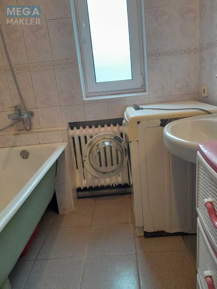 Оренда 2 кімнатної квартири, <a class="location-link" href="/kiev/" title="Недвижимость Київ">Київ</a>, <a class="location-link" href="/kiev/solomenskij/" title="Недвижимость Солом'янський район">Солом'янський р-н</a>, Вацлава Гавела бульв., 49 (изображение 4)