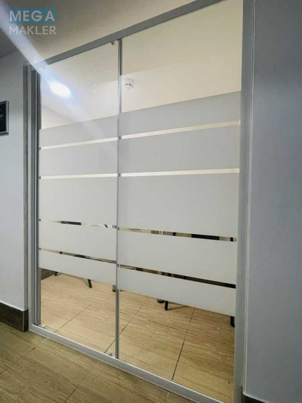 Оренда комерційної нерухомості, 10 кв.м, <a class="location-link" href="/kiev/" title="Недвижимость Київ">Київ</a>, <a class="location-link" href="/kiev/dneprovskij/" title="Недвижимость Дніпровський район">Дніпровський р-н</a>, Раїси Окіпної вул., 8 (изображение 2)