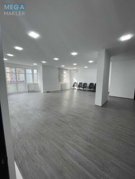 Оренда комерційної нерухомості, 140 кв.м, под офис, <a class="location-link" href="/kiev/" title="Недвижимость Київ">Київ</a>, <a class="location-link" href="/kiev/pecherskij/" title="Недвижимость Печерський район">Печерський р-н</a>, Евгения Коновальца ул., 32Б (изображение 2)