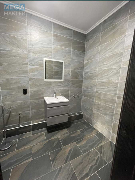 Оренда комерційної нерухомості, 140 кв.м, под офис, <a class="location-link" href="/kiev/" title="Недвижимость Київ">Київ</a>, <a class="location-link" href="/kiev/pecherskij/" title="Недвижимость Печерський район">Печерський р-н</a>, Евгения Коновальца ул., 32Б (изображение 8)