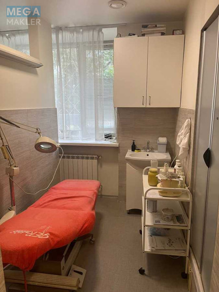 Продаж комерційної нерухомості, 68 кв.м, <a class="location-link" href="/kiev/" title="Недвижимость Київ">Київ</a>, <a class="location-link" href="/kiev/shevchenkovskij/" title="Недвижимость Шевченківський район">Шевченківський р-н</a>, Берестейський просп., 30 (изображение 4)
