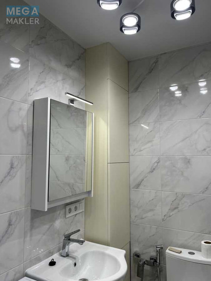 Оренда 1 кімнатної квартири, <a class="location-link" href="/kiev/" title="Недвижимость Київ">Київ</a>, <a class="location-link" href="/kiev/svyatoshinskij/" title="Недвижимость Святошинський район">Святошинський р-н</a>, Жолудева ул., 1Г (изображение 22)