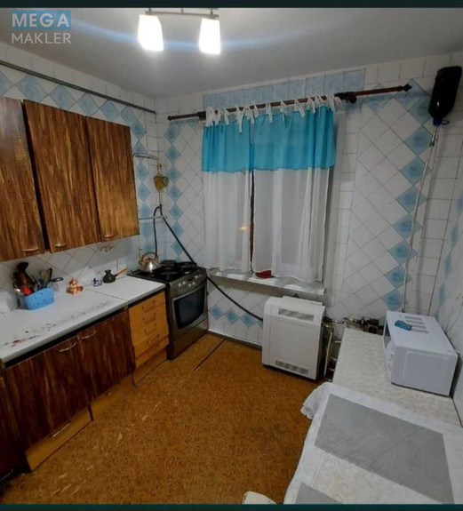 Продаж 3 кімнатної квартири (72/38/8), 4 пов. 4 пов. будинку, <a class="location-link" href="/kalinovka-pgt/" title="Недвижимость Калинівка">Калинівка</a>, Жовтнева, 3 (изображение 4)