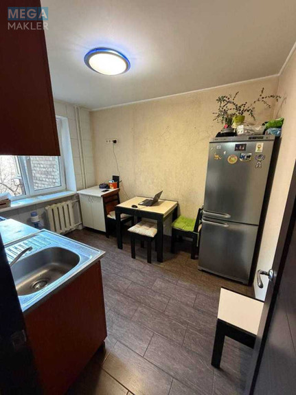 Продаж 2 кімнатної квартири (55,5/29/7,4), 3 пов. 9 пов. будинку, <a class="location-link" href="/kiev/" title="Недвижимость Київ">Київ</a>, <a class="location-link" href="/kiev/goloseevskij/" title="Недвижимость Голосіївський район">Голосіївський р-н</a>, Большая Васильковская ул., 102 (изображение 2)