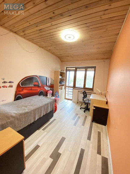 Продаж дома, 2 поверху, 312 кв.м, 5 кімнат, ділянка 4 сотки, <a class="location-link" href="/kiev/" title="Недвижимость Київ">Київ</a>, <a class="location-link" href="/kiev/svyatoshinskij/" title="Недвижимость Святошинський район">Святошинський р-н</a>, Плодова вул. (изображение 7)