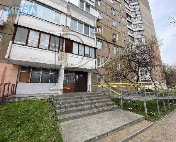 Продаж 3 кімнатної квартири (74/42/8), 5 пов. 13 пов. будинку, <a class="location-link" href="/kiev/" title="Недвижимость Київ">Київ</a>, <a class="location-link" href="/kiev/svyatoshinskij/" title="Недвижимость Святошинський район">Святошинський р-н</a>, Чорнобильська вулиця, 24/26 (изображение 13)