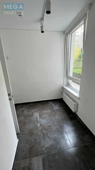 Оренда комерційної нерухомості, 52&nbsp;кв.м, под офис, <a class="location-link" href="/kiev/" title="Недвижимость Київ">Київ</a>, <a class="location-link" href="/kiev/shevchenkovskij/" title="Недвижимость Шевченківський район">Шевченківський р-н</a>, Салютна вул., 2 (изображение 11)