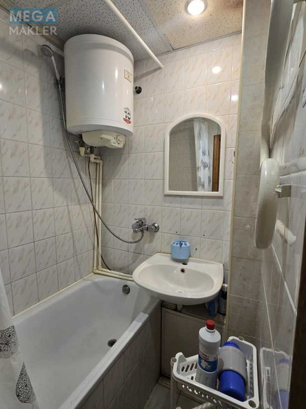 Продаж 2 кімнатної квартири (47/29/7,5), 4 пов. 5 пов. будинку, <a class="location-link" href="/kiev/" title="Недвижимость Київ">Київ</a>, <a class="location-link" href="/kiev/svyatoshinskij/" title="Недвижимость Святошинський район">Святошинський р-н</a>, Академика Вернадского бульв., 73 (изображение 8)