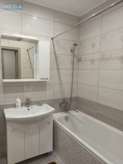 Оренда 1 кімнатної квартири, <a class="location-link" href="/kiev/" title="Недвижимость Київ">Київ</a>, <a class="location-link" href="/kiev/podolskij/" title="Недвижимость Подільський район">Подільський р-н</a>, Правды просп., 43 (изображение 9)