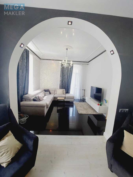 Оренда 2 кімнатної квартири, <a class="location-link" href="/kiev/" title="Недвижимость Київ">Київ</a>, <a class="location-link" href="/kiev/podolskij/" title="Недвижимость Подільський район">Подільський р-н</a>, Братская ул., 10 (изображение 2)