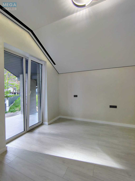 Продаж дома, 2&nbsp;поверху, 180&nbsp;кв.м, 5&nbsp;кімнат, ділянка 6&nbsp;соток, <a class="location-link" href="/putrovka/" title="Недвижимость Путрівка">Путрівка</a>, Бульварна (изображение 17)