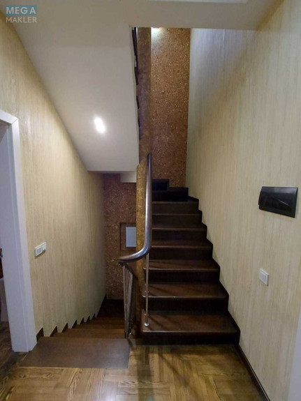 Продаж 7 кімнатної квартири (319/121/30), 3 пов. 3 пов. будинку, <a class="location-link" href="/kiev/" title="Недвижимость Київ">Київ</a>, <a class="location-link" href="/kiev/podolskij/" title="Недвижимость Подільський район">Подільський р-н</a>, Стеценка вул., 80 (изображение 7)