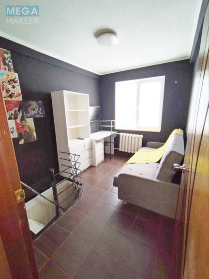 Продаж 2 кімнатної квартири (45/30/8), 1 пов. 5 пов. будинку, <a class="location-link" href="/kiev/" title="Недвижимость Київ">Київ</a>, <a class="location-link" href="/kiev/solomenskij/" title="Недвижимость Солом'янський район">Солом'янський р-н</a>, Ушинського вул., 5 (изображение 4)