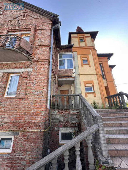 Продаж 8 кімнатної квартири (658/266/27), 1 пов. 3 пов. будинку, <a class="location-link" href="/rovno/" title="Недвижимость Рівне">Рівне</a>, Озерянка (изображение 2)