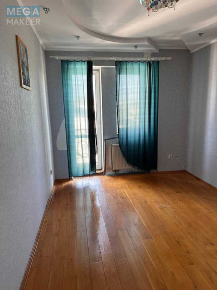 Продаж 8 кімнатної квартири (658/266/27), 1 пов. 3 пов. будинку, <a class="location-link" href="/rovno/" title="Недвижимость Рівне">Рівне</a>, Озерянка (изображение 10)