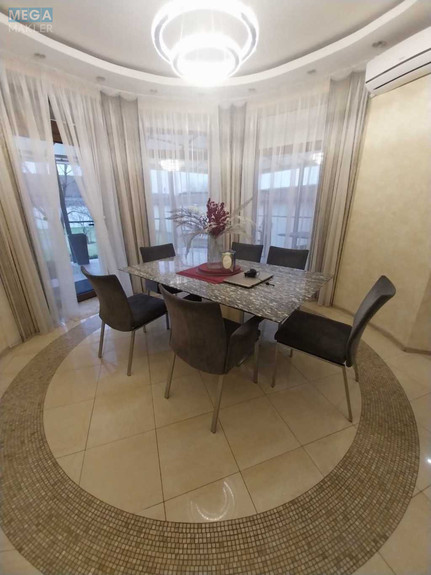 Продаж дома, 2 поверху, 265 кв.м, 5 кімнат, ділянка 10 соток, <a class="location-link" href="/kiev/" title="Недвижимость Київ">Київ</a>, <a class="location-link" href="/kiev/goloseevskij/" title="Недвижимость Голосіївський район">Голосіївський р-н</a>, Вітавська вул. (изображение 12)