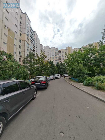 Продаж 2 кімнатної квартири (54/30/8), 10 пов. 10 пов. будинку, <a class="location-link" href="/kiev/" title="Недвижимость Київ">Київ</a>, <a class="location-link" href="/kiev/darnickij/" title="Недвижимость Дарницький район">Дарницький р-н</a>, Урлівська вул., 1/8 (изображение 21)