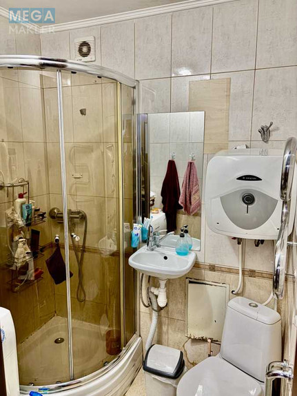 Продаж 2 кімнатної квартири (44/30/6,6), 3 пов. 5 пов. будинку, <a class="location-link" href="/kiev/" title="Недвижимость Київ">Київ</a>, <a class="location-link" href="/kiev/shevchenkovskij/" title="Недвижимость Шевченківський район">Шевченківський р-н</a>, Салютна вул., 9 (изображение 10)