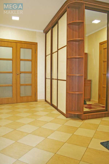 Оренда 3 кімнатної квартири, <a class="location-link" href="/kiev/" title="Недвижимость Київ">Київ</a>, <a class="location-link" href="/kiev/svyatoshinskij/" title="Недвижимость Святошинський район">Святошинський р-н</a>, Львовская ул., 22 (изображение 4)