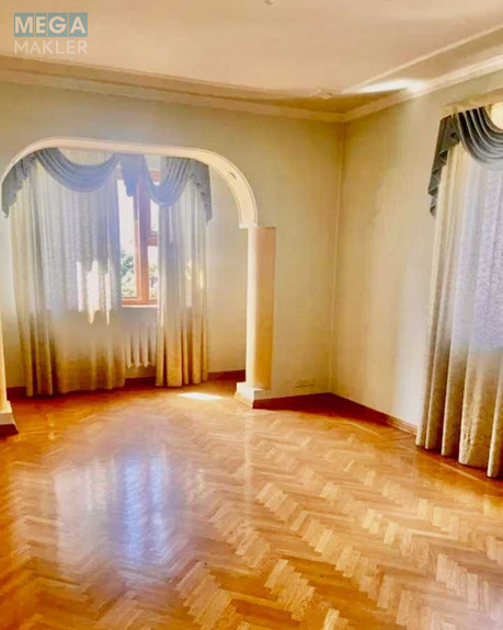 Продаж дома, 2&nbsp;поверху, 650&nbsp;кв.м, 8&nbsp;кімнат, ділянка 10&nbsp;соток, <a class="location-link" href="/stoyanka/" title="Недвижимость Стоянка">Стоянка</a>, Ленина, 1 (изображение 11)