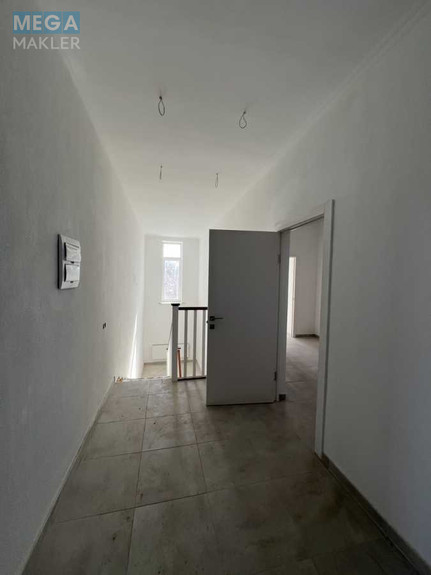 Продаж дома, 3 поверху, 391 кв.м, 10 кімнат, ділянка 10 соток, <a class="location-link" href="/kiev/" title="Недвижимость Київ">Київ</a>, <a class="location-link" href="/kiev/darnickij/" title="Недвижимость Дарницький район">Дарницький р-н</a>, 2-й Бортничский пер., 1 (изображение 8)