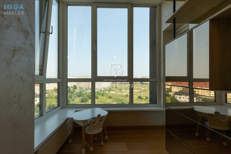 Продаж 4 кімнатної квартири (139/70/30), 9 пов. 10 пов. будинку, <a class="location-link" href="/sofievskaya-borshagovka/" title="Недвижимость Софіївська Борщагівка">Софіївська Борщагівка</a>, Героїв Небесної Сотні просп., 18/1 (изображение 6)