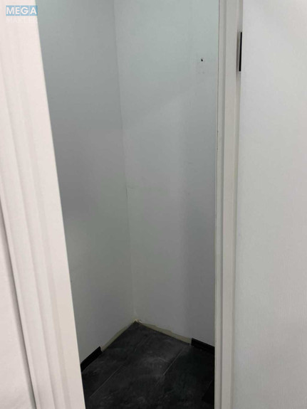 Продаж комерційної нерухомості, 45 кв.м, под офис, <a class="location-link" href="/kiev/" title="Недвижимость Київ">Київ</a>, <a class="location-link" href="/kiev/pecherskij/" title="Недвижимость Печерський район">Печерський р-н</a>, Василия Тютюнника ул., 56 (изображение 10)