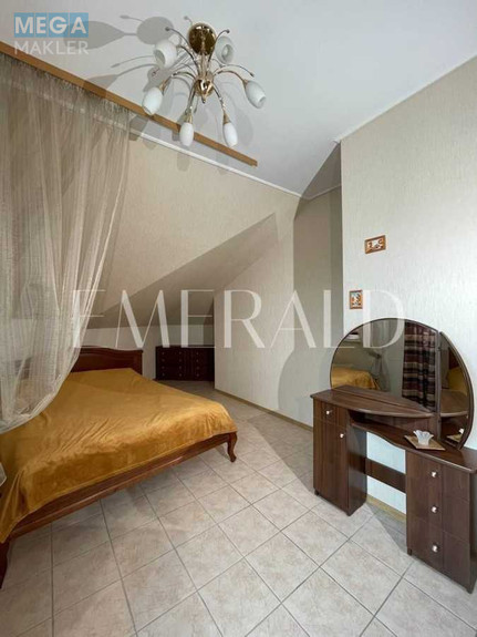 Продаж дома, 2 поверху, 218 кв.м, 4 кімнати, ділянка 7 соток, <a class="location-link" href="/kiev/" title="Недвижимость Київ">Київ</a>, <a class="location-link" href="/kiev/solomenskij/" title="Недвижимость Солом'янський район">Солом'янський р-н</a>, Молодежная ул., 10В (изображение 15)