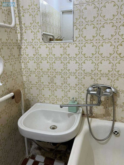 Продаж 3 кімнатної квартири (72/?/7), 10 пов. 12 пов. будинку, <a class="location-link" href="/kiev/" title="Недвижимость Київ">Київ</a>, <a class="location-link" href="/kiev/svyatoshinskij/" title="Недвижимость Святошинський район">Святошинський р-н</a>, Академіка Булаховського вул., 34а (изображение 3)