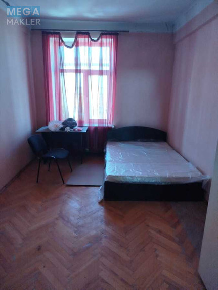 Продаж 3 кімнатної квартири (70/45/7), 5 пов. 5 пов. будинку, <a class="location-link" href="/kiev/" title="Недвижимость Київ">Київ</a>, <a class="location-link" href="/kiev/shevchenkovskij/" title="Недвижимость Шевченківський район">Шевченківський р-н</a>, Олександра Довженка вул., 10 (изображение 5)