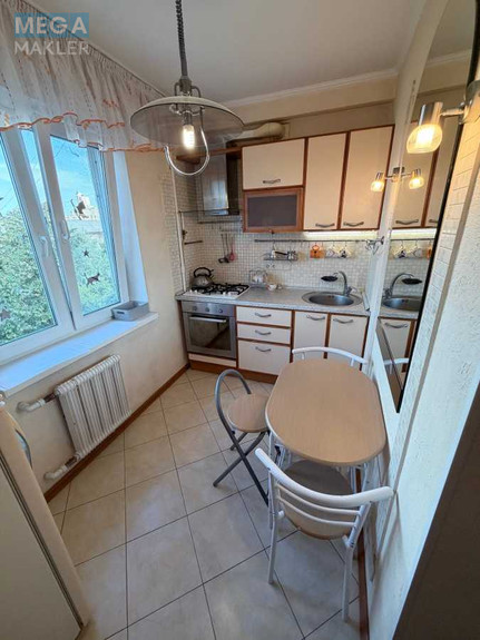 Оренда 3 кімнатної квартири, <a class="location-link" href="/kiev/" title="Недвижимость Київ">Київ</a>, <a class="location-link" href="/kiev/shevchenkovskij/" title="Недвижимость Шевченківський район">Шевченківський р-н</a>, Загоревская ул., 3/15а (изображение 3)