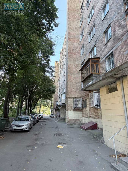 Оренда 3 кімнатної квартири, <a class="location-link" href="/kiev/" title="Недвижимость Київ">Київ</a>, <a class="location-link" href="/kiev/shevchenkovskij/" title="Недвижимость Шевченківський район">Шевченківський р-н</a>, Загоревская ул., 3/15а (изображение 8)