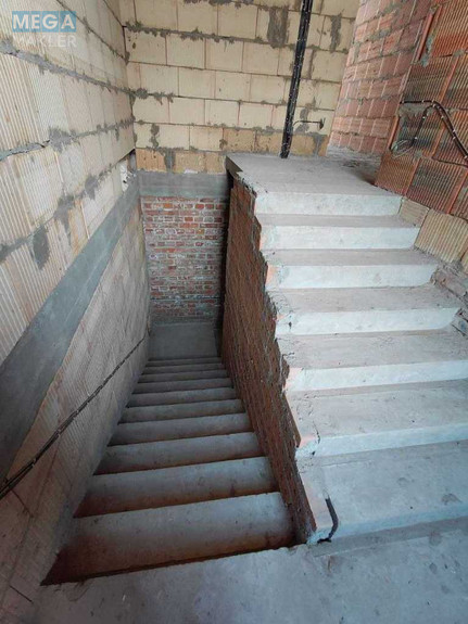 Продаж дома, 2&nbsp;поверху, 195&nbsp;кв.м, 4&nbsp;кімнати, ділянка 2&nbsp;сотки, <a class="location-link" href="/lutsk/" title="Недвижимость Луцьк">Луцьк</a>, Шкільна, 4 (изображение 12)