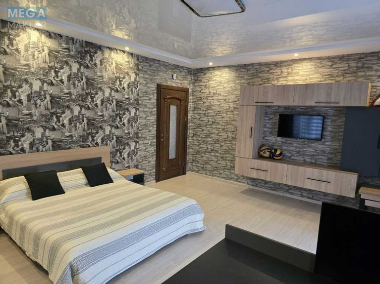 Продаж дома, 2&nbsp;поверху, 202&nbsp;кв.м, 6&nbsp;кімнат, ділянка 7&nbsp;соток, <a class="location-link" href="/lutsk/" title="Недвижимость Луцьк">Луцьк</a>, Безіменна (изображение 6)
