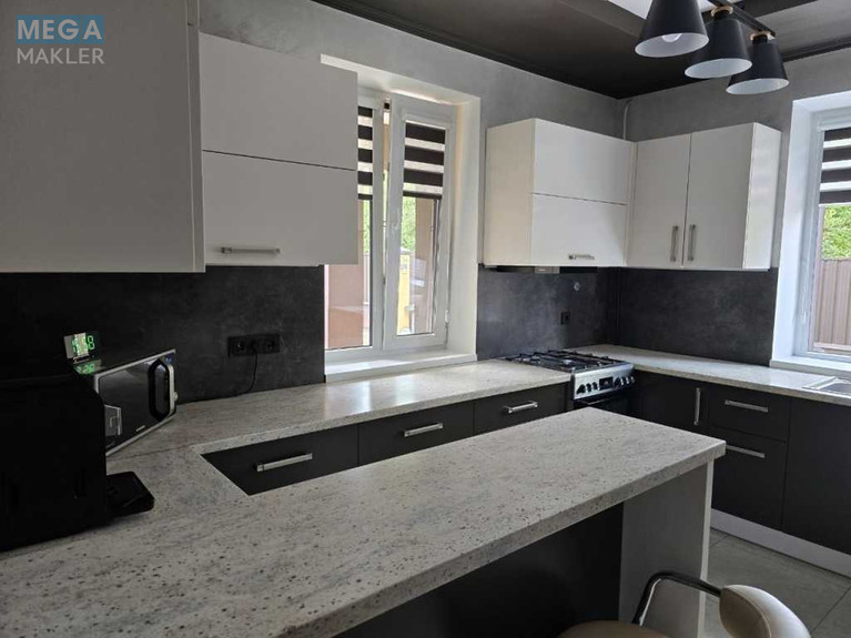 Продаж дома, 2&nbsp;поверху, 202&nbsp;кв.м, 6&nbsp;кімнат, ділянка 7&nbsp;соток, <a class="location-link" href="/lutsk/" title="Недвижимость Луцьк">Луцьк</a>, Безіменна (изображение 9)